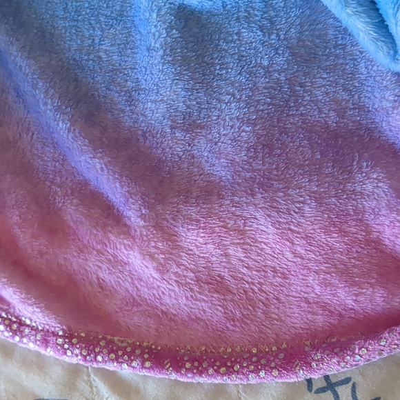 Mermaid tail fleece blanket - Picture 4 of 4